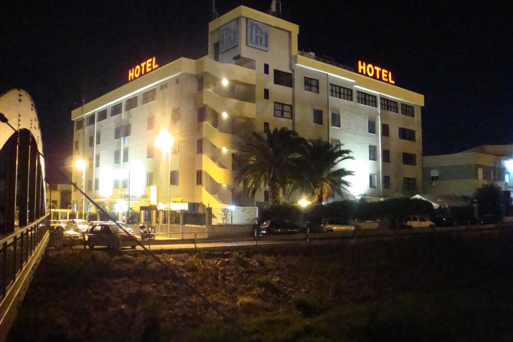 Hinterland Hotel Quartu SantʼElena Exterior foto